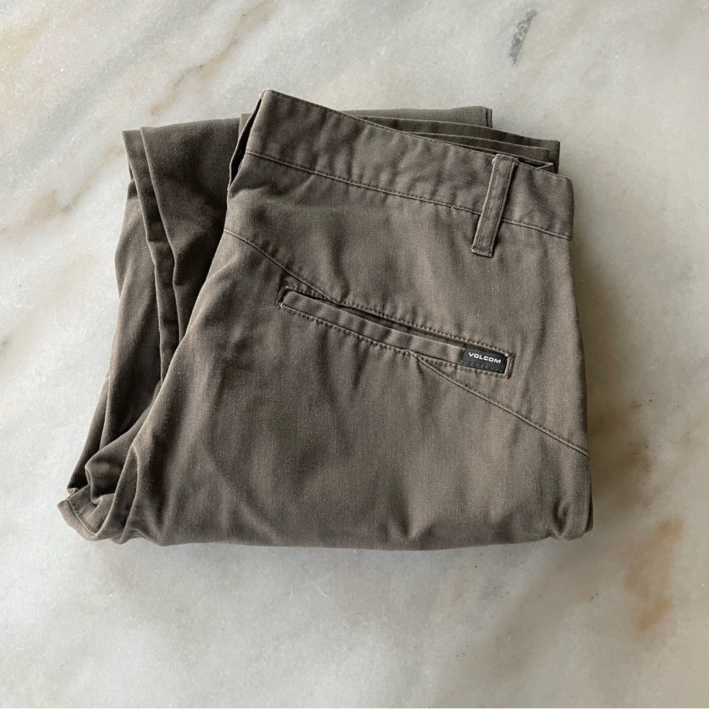 Volcom Men's Chino Pants in Olive Brown size 30